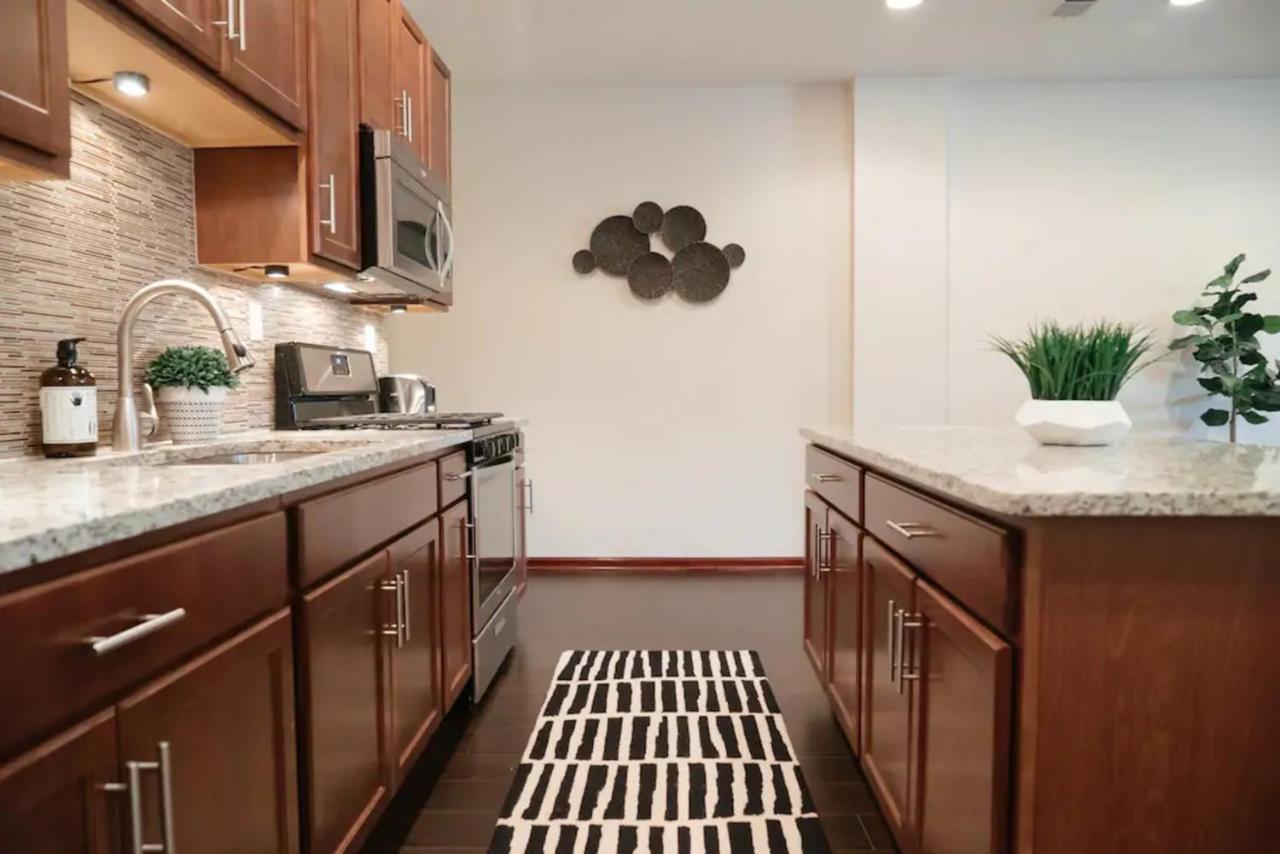 2Br Airy & Tidy Apt With Free Covered Parking - Central Modern Chicago Zewnętrze zdjęcie