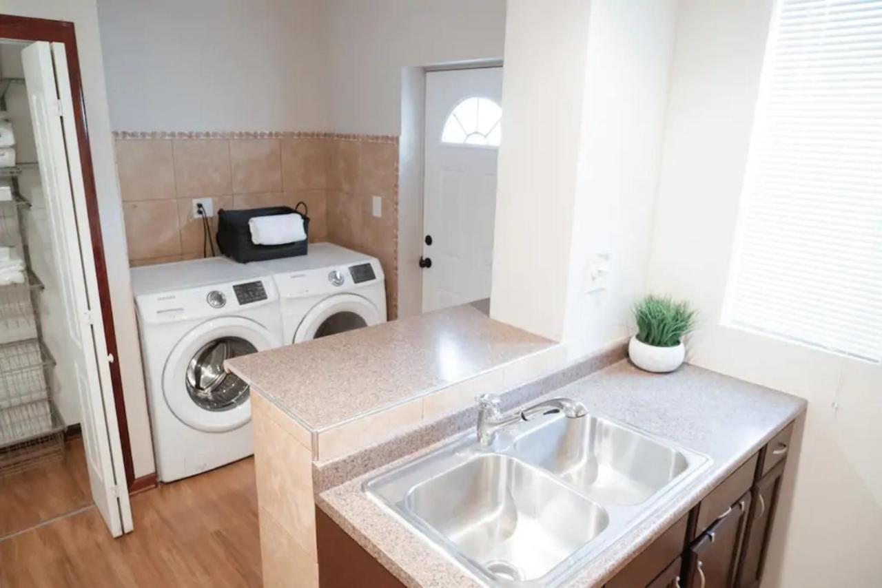 2Br Airy & Tidy Apt With Free Covered Parking - Central Modern Chicago Zewnętrze zdjęcie